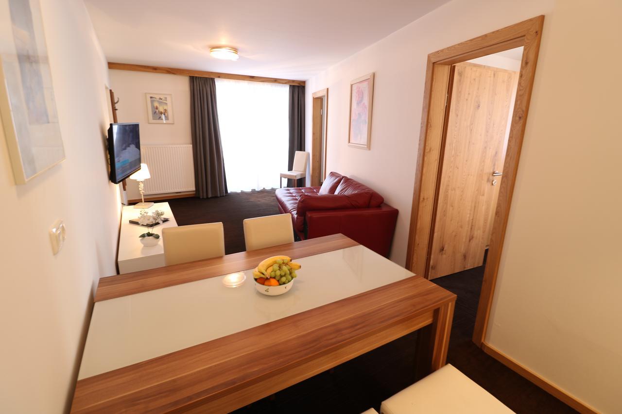 Hotel Braeu Рауріс Екстер'єр фото